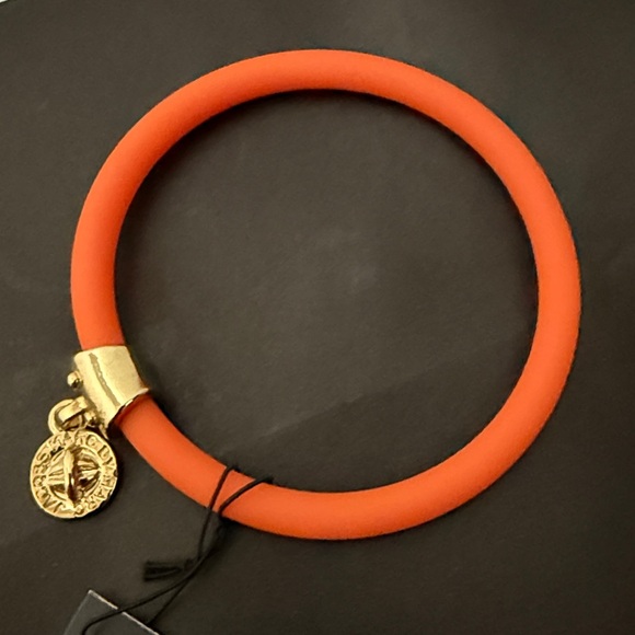 Mark Jacobs NWT bracelet with gold charm - Picture 4 of 5